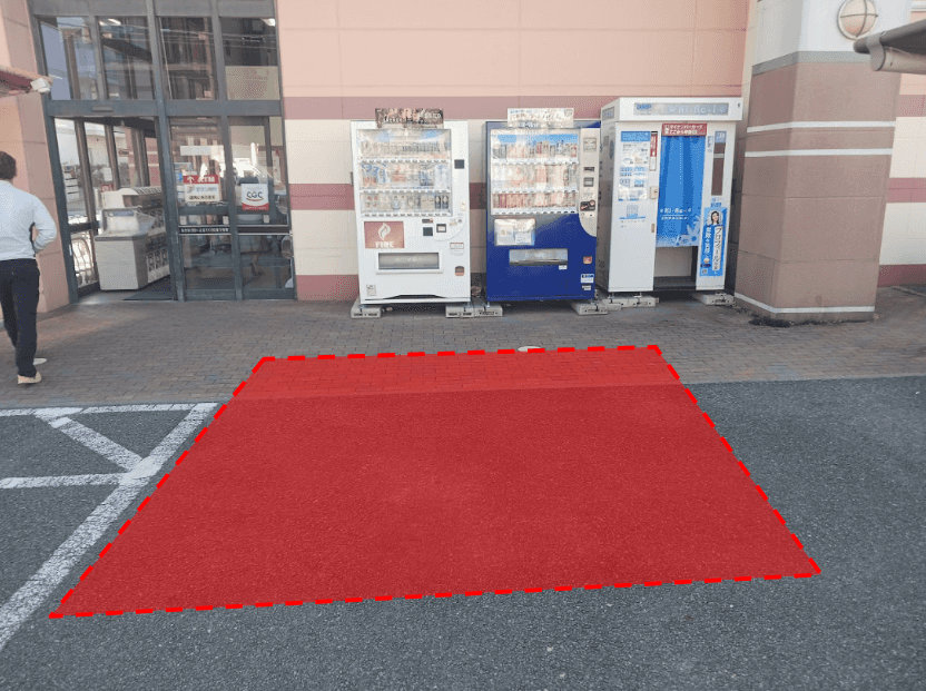 正面出入口 物販やキッチンカー出店に最適なスーパー屋外催事イベントスペース