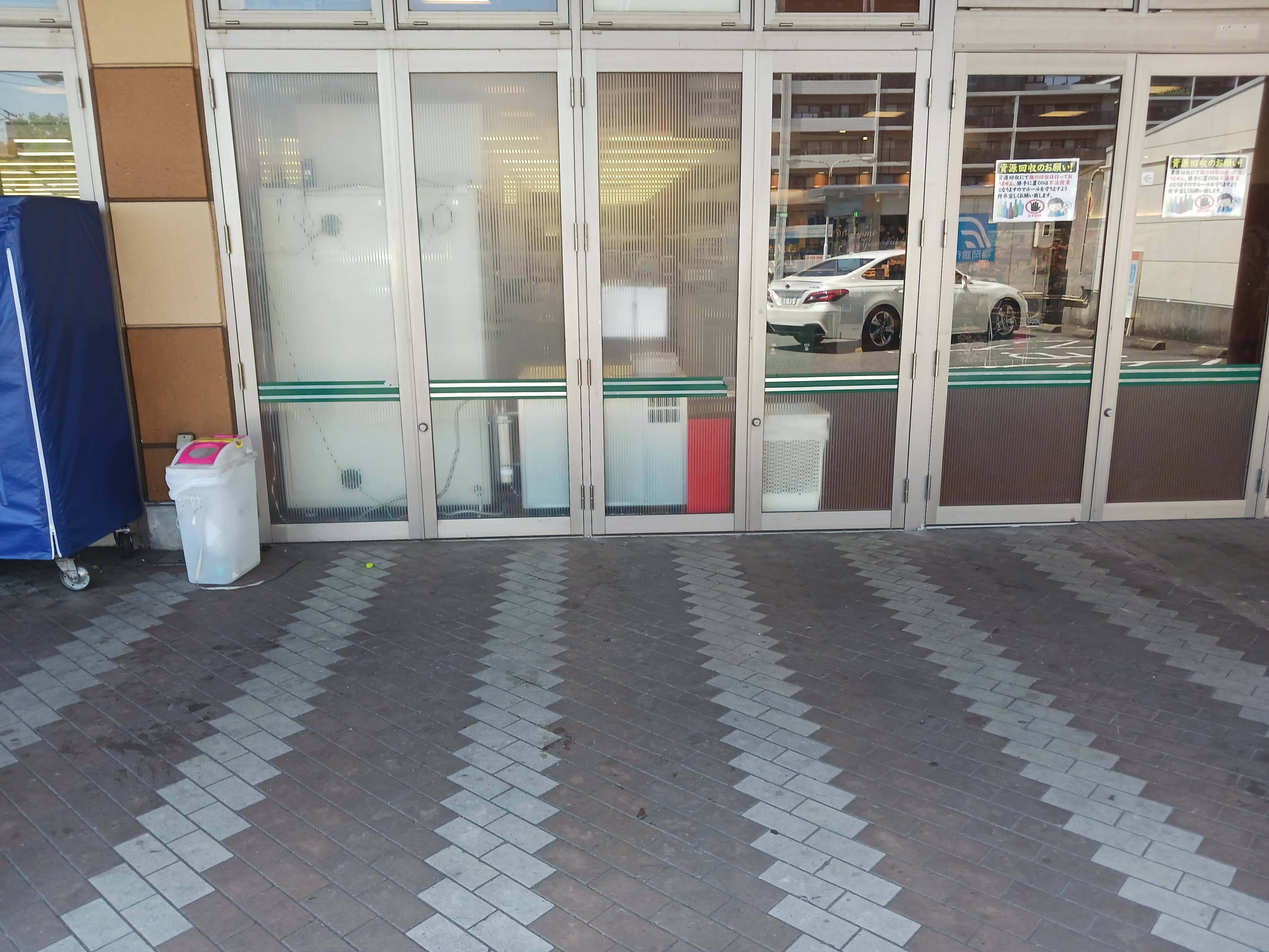 住宅側 販促プロモーションや物販に最適なスーパー屋外催事イベントスペース