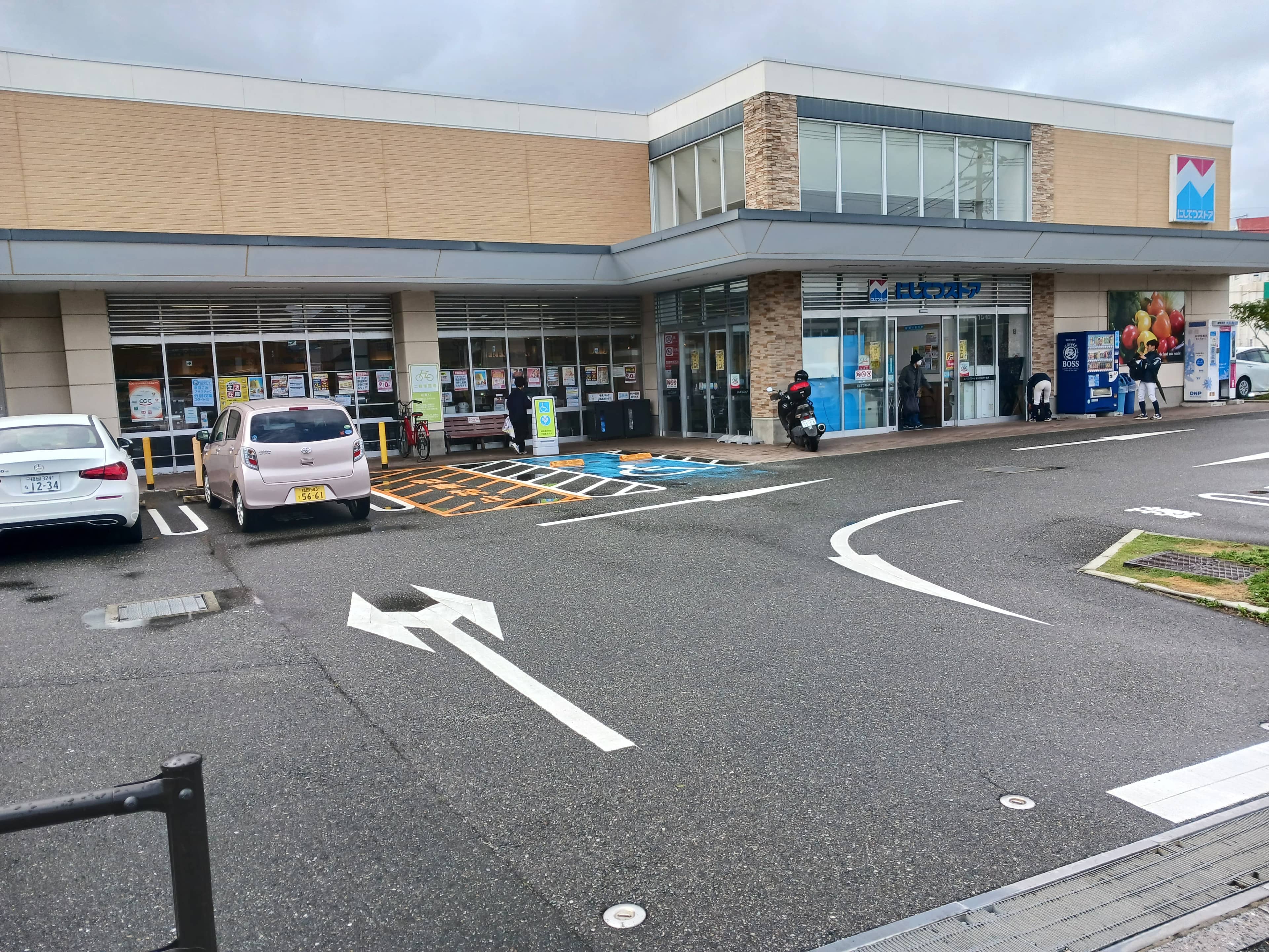 西鉄ストア香椎花園店