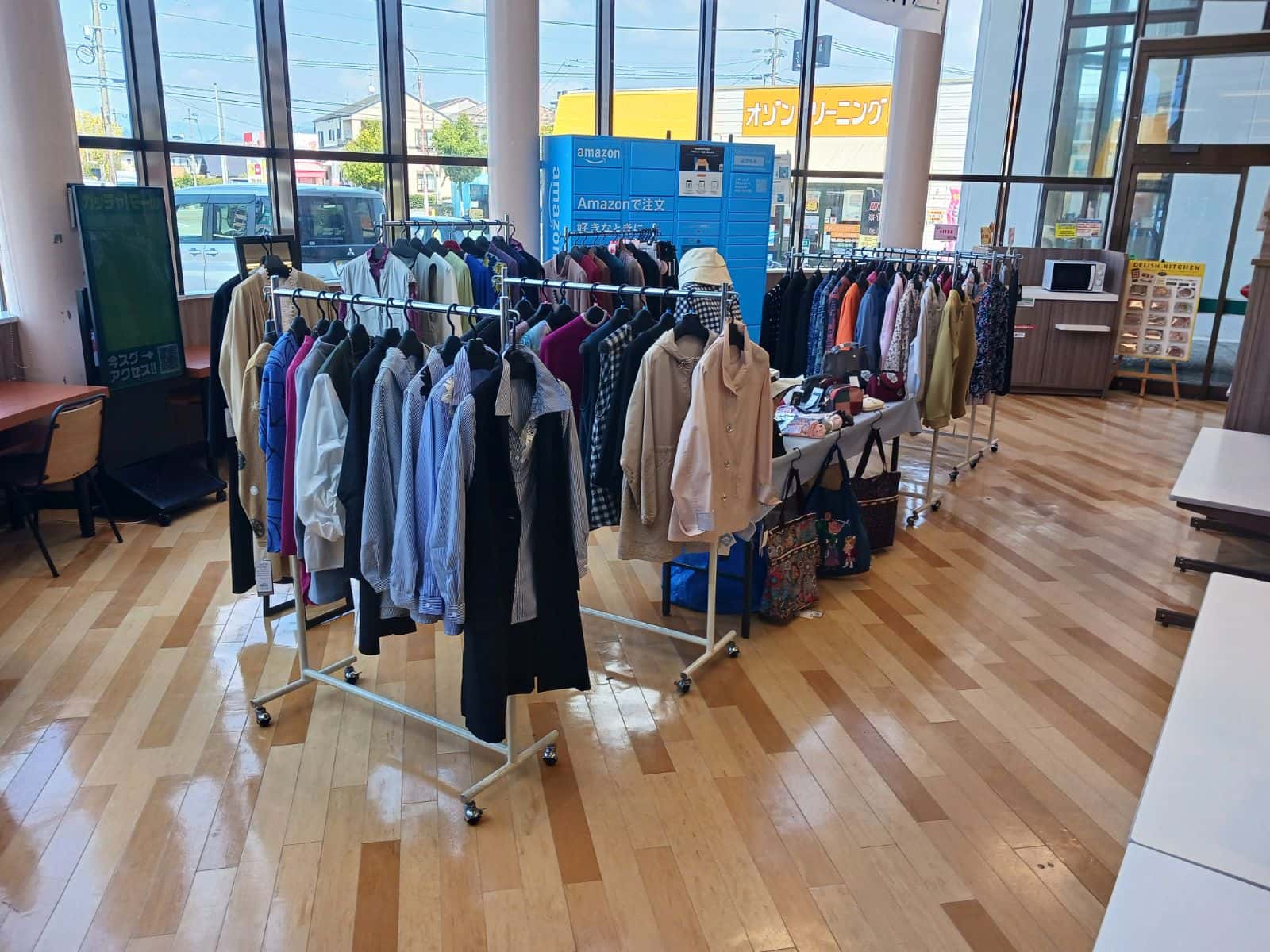 セルフレジとイートンスペースのあいだ 販促プロモーションや物販に最適なスーパー店内催事イベントスペース