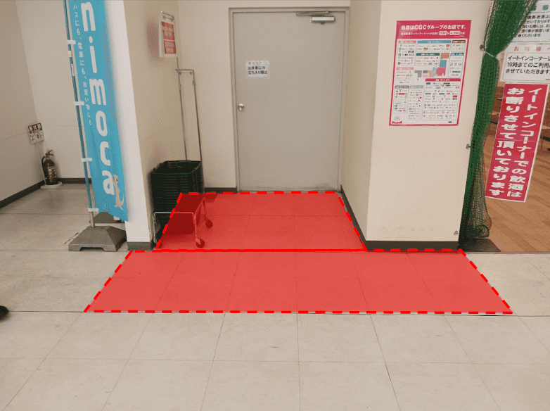 イートインコーナー横 販促プロモーションや物販に最適なスーパー店内催事イベントスペース